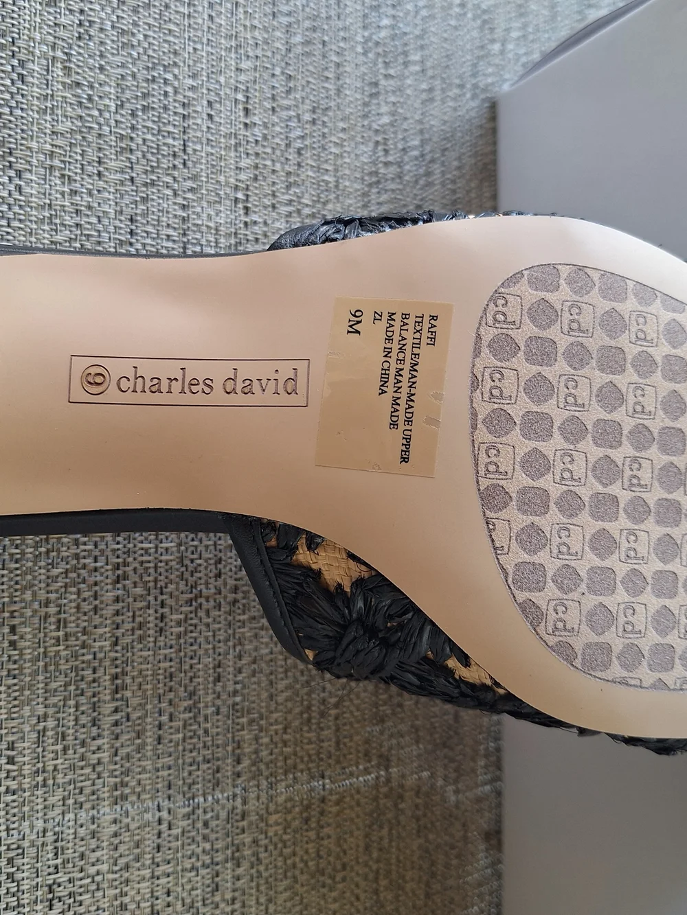 NIB Charles David Black Woven Floral Block Heel Mule with Natural Straw Underlay
